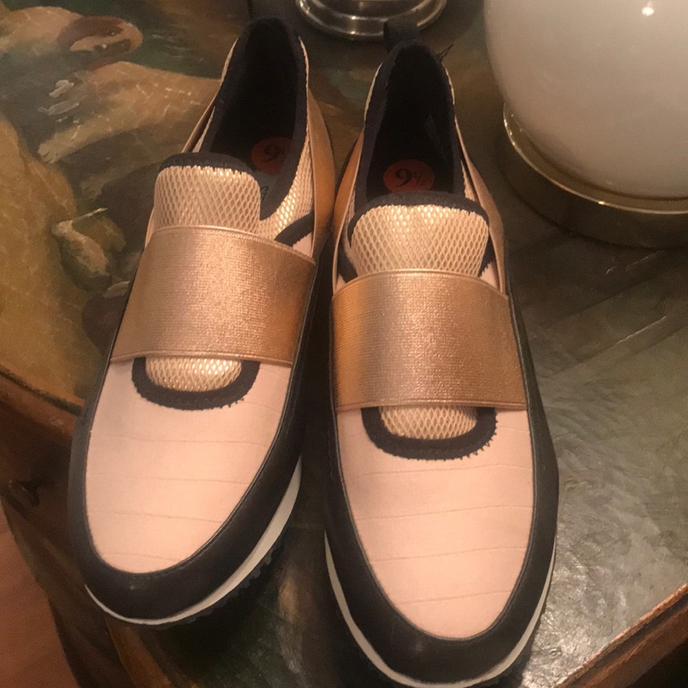 Steve Madden Tennis Shoe